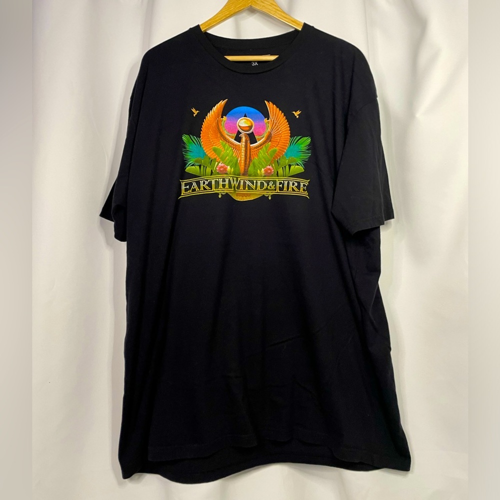 Earth Wind & Fire black graphic band tee w/ ‘Fantasy’ on back unisex sz 3X